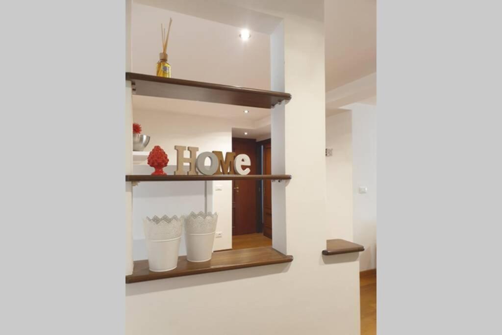 Dimora Maqueda Apartment Palermo Bagian luar foto