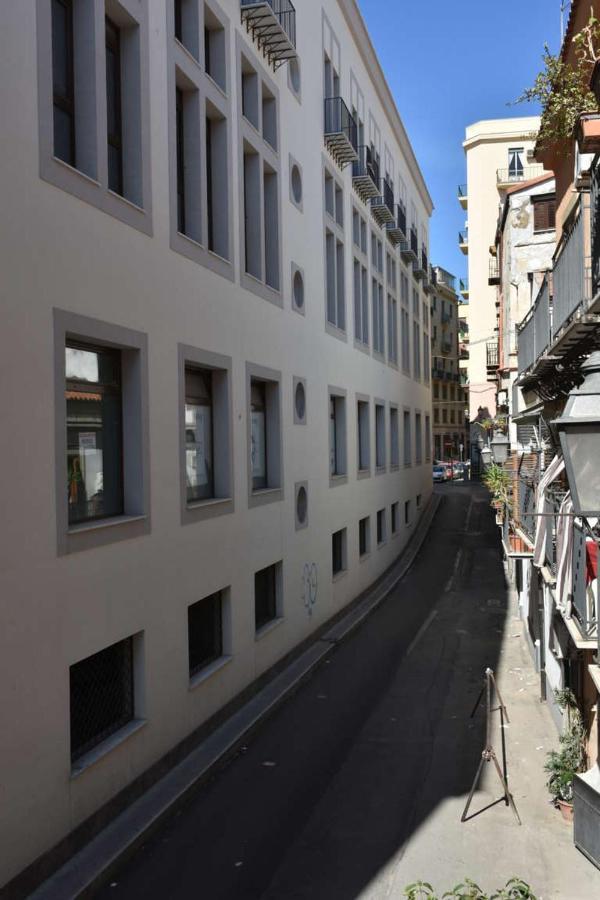 Dimora Maqueda Apartment Palermo Bagian luar foto